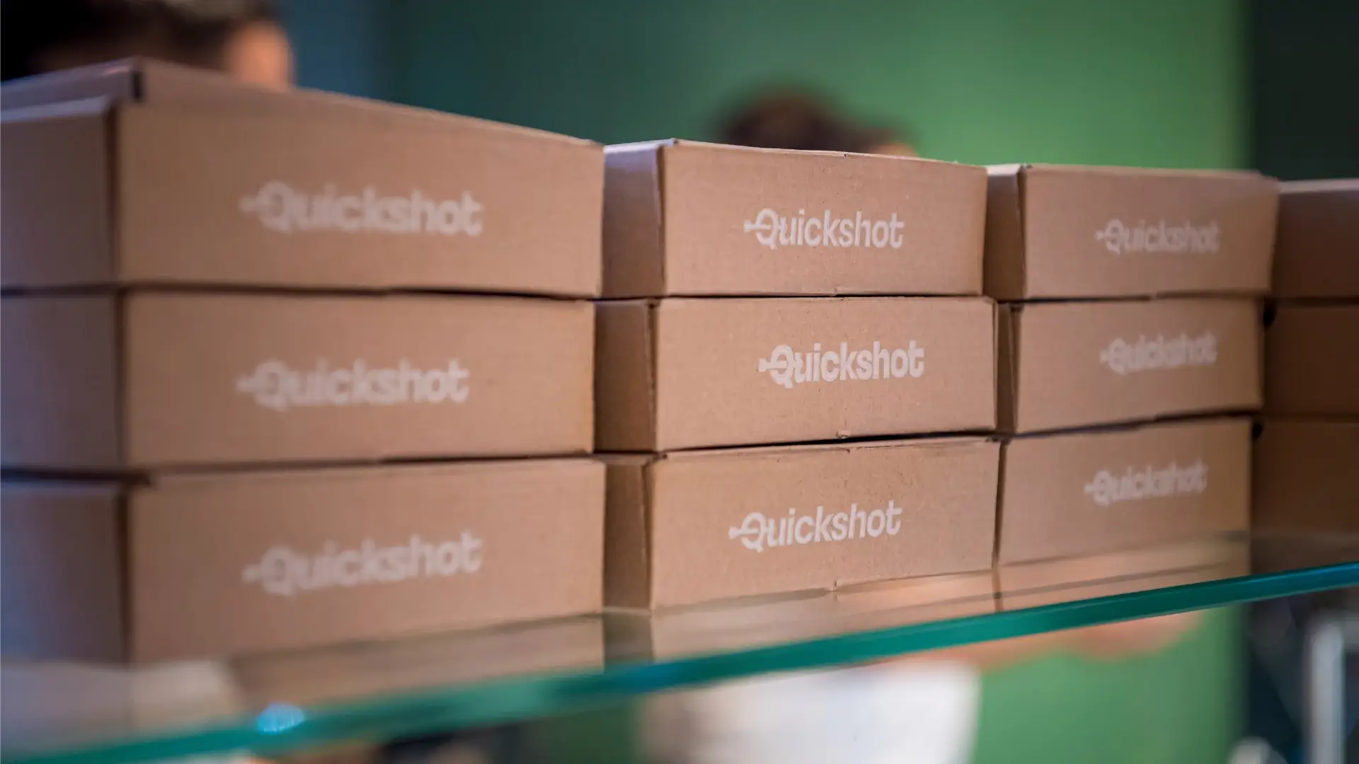 Quickshot-Contact-16x9 (1)